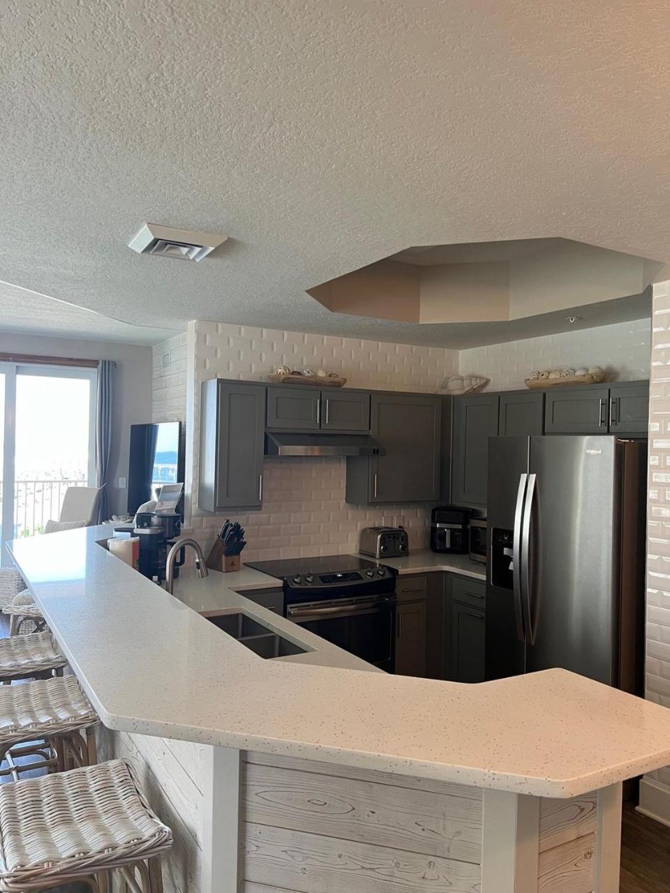 Calypso 3- 401 Beautiful Views Of The Ocean! Apartment *