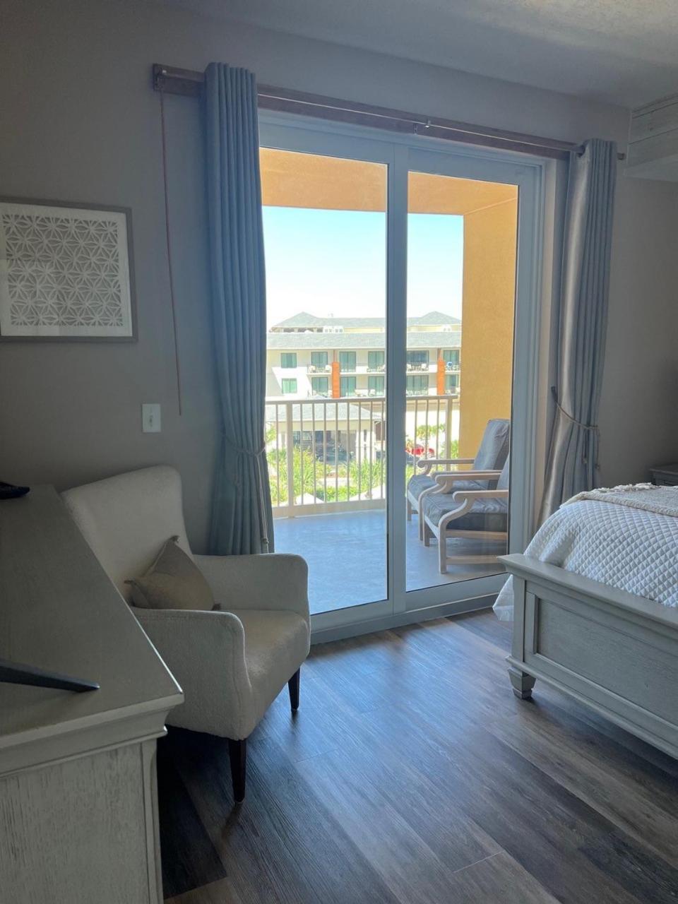 Apartment Calypso 3- 401 Beautiful Views Of The Ocean! Panama City Beach
